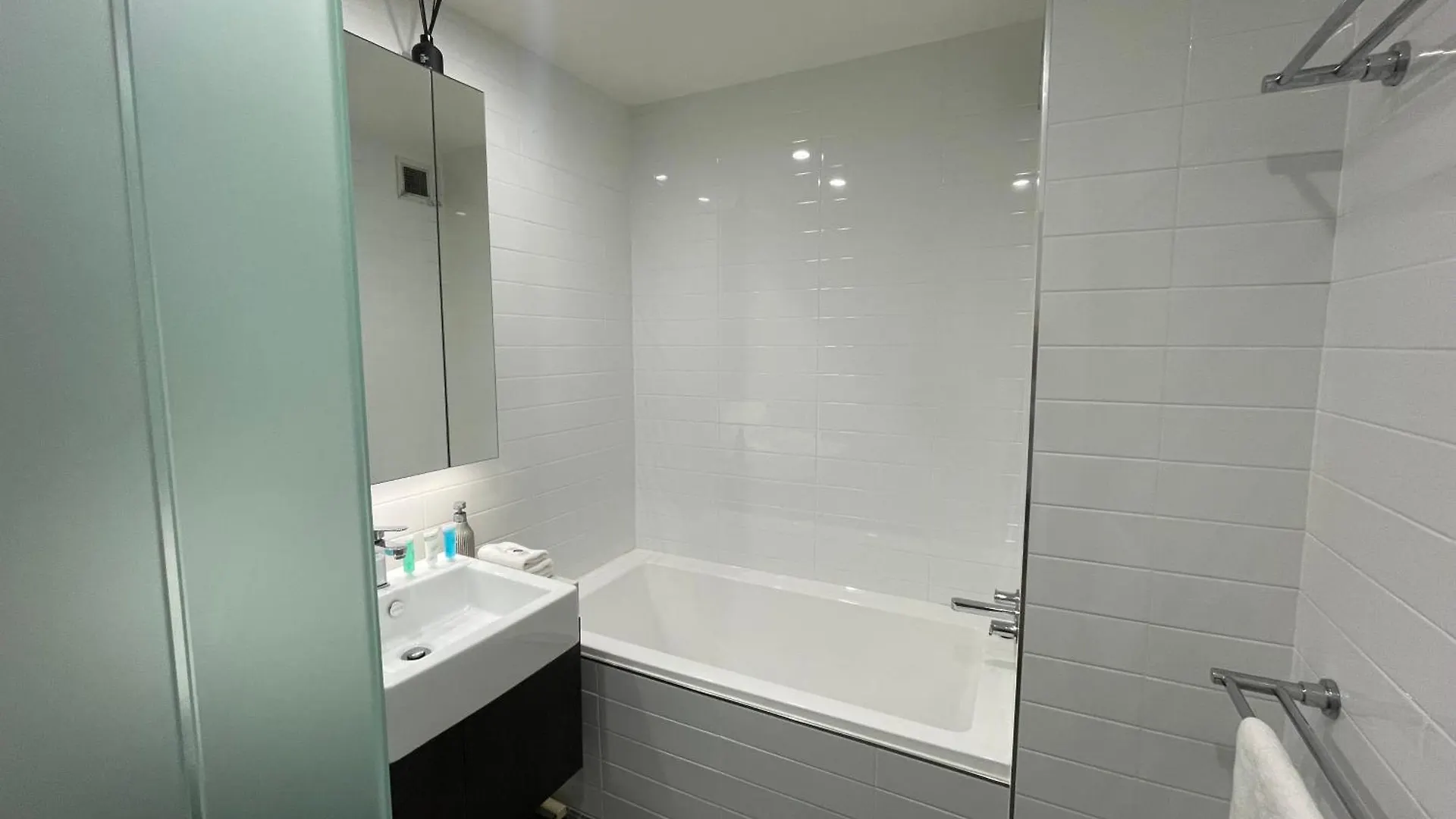 *** Aparthotel Grosvenor Beachfront Apartments Surfers Paradise Gold Coast Australia
