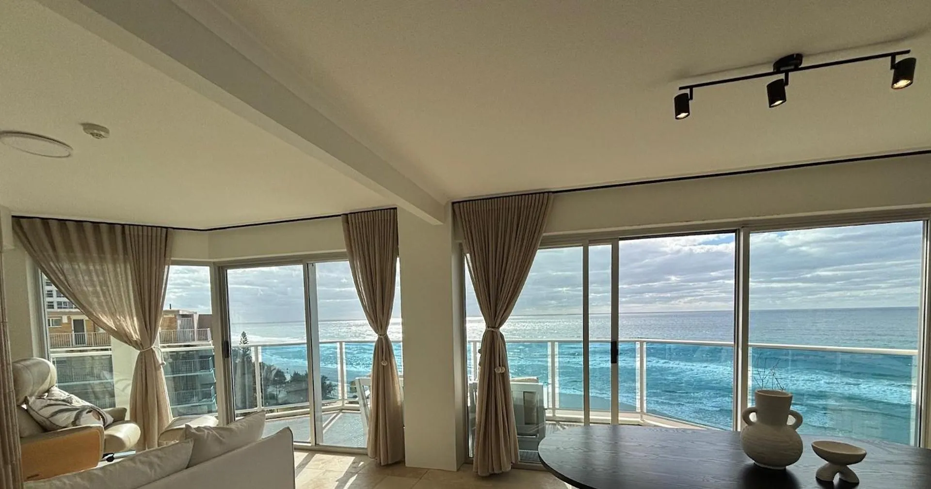Aparthotel Grosvenor Beachfront Apartments Surfers Paradise Gold Coast